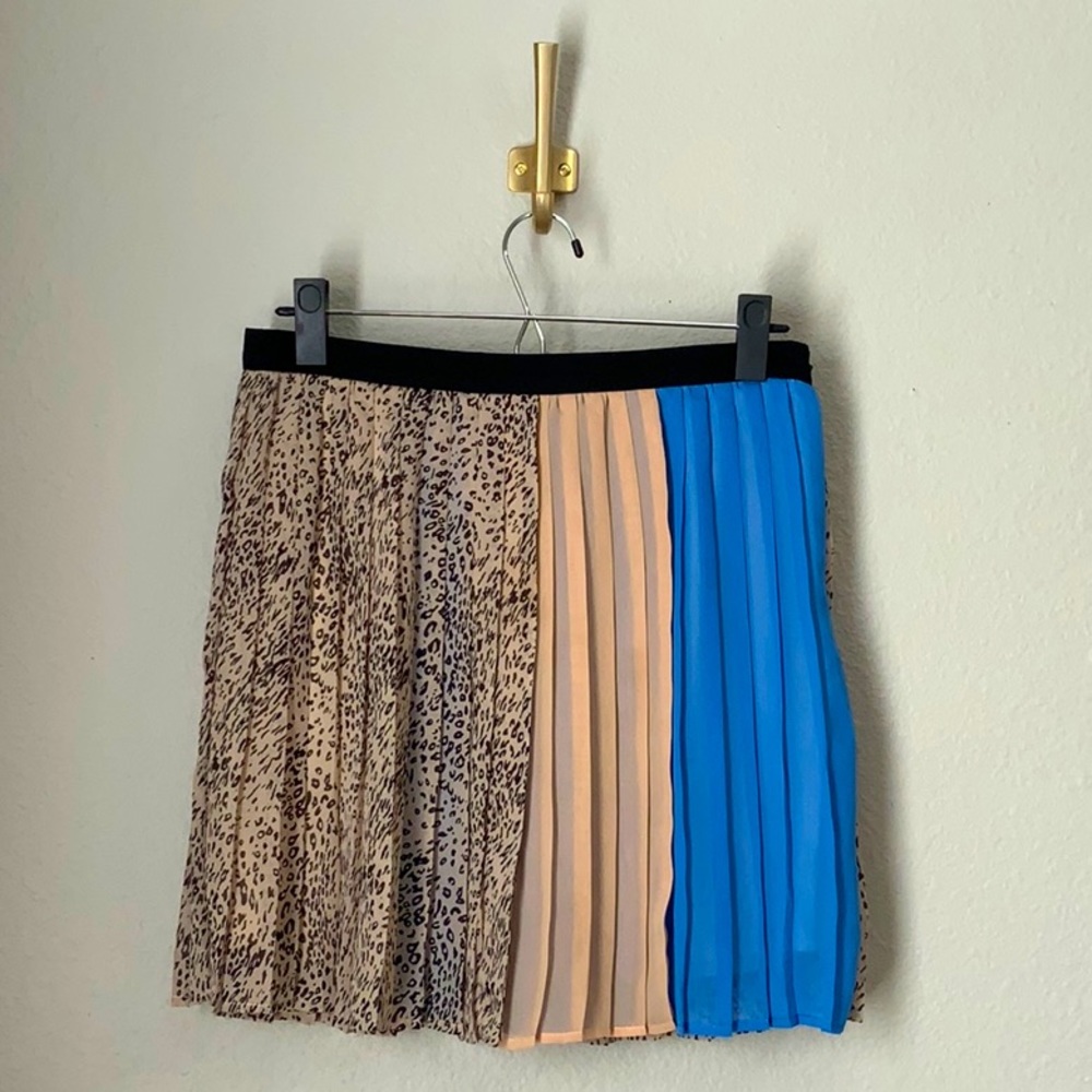 Pleated Leopard Print Mini Skirt